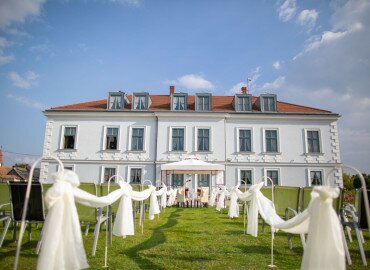 Luby Castle - Nagyar